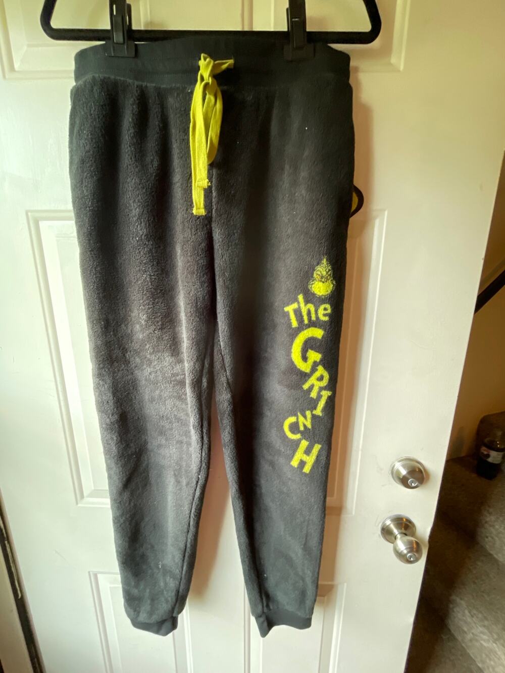 The Grinch Fuzzy Fleece PantsSize XL Color Black Made in China
